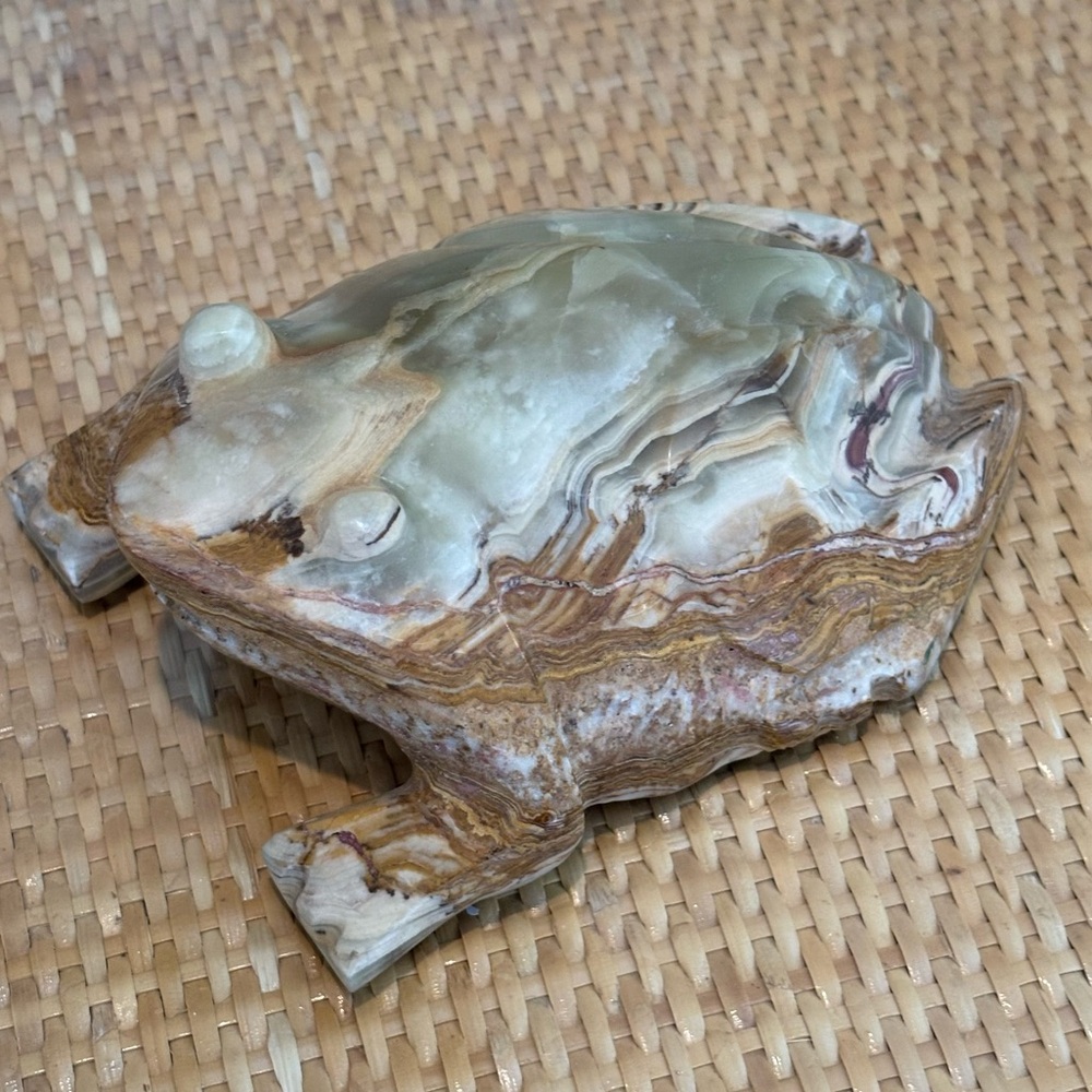 Vintage Hand-carved Onyx Frog - Stone Paperweight Toad - Garden Figurine